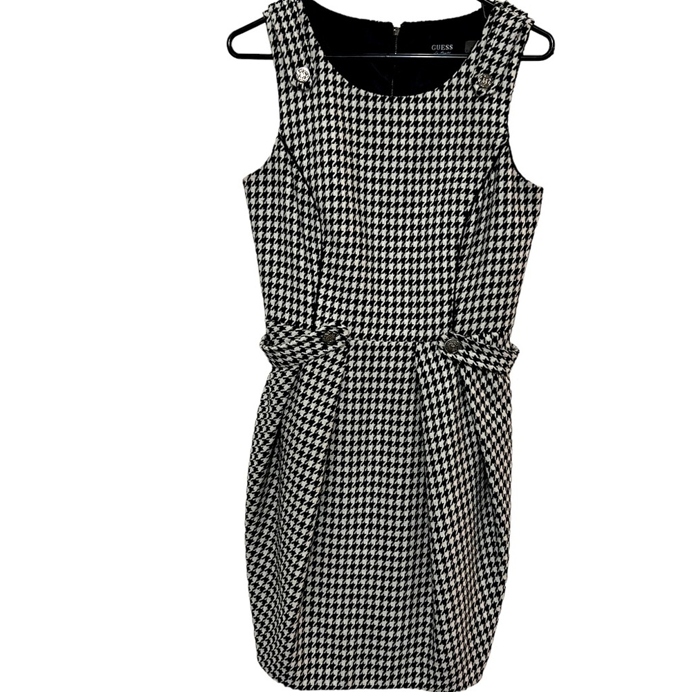 VERY CLASSY FULLY LINED HOUNDSTOOTH SLEEVELESS DRESS SIZE 8 BLACK AND WHITE
